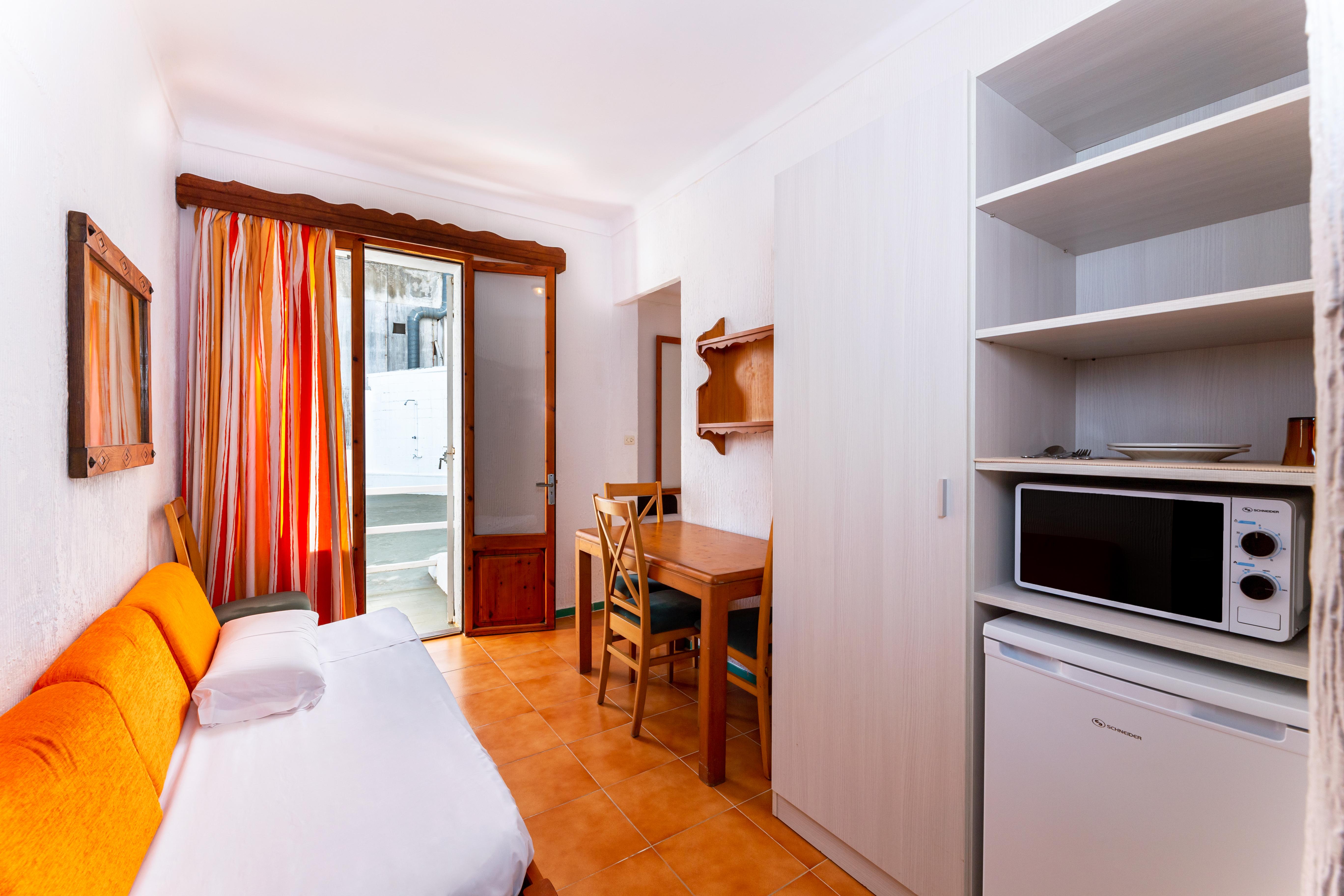 Hostal Residencia San Francisco Portocolom  Extérieur photo