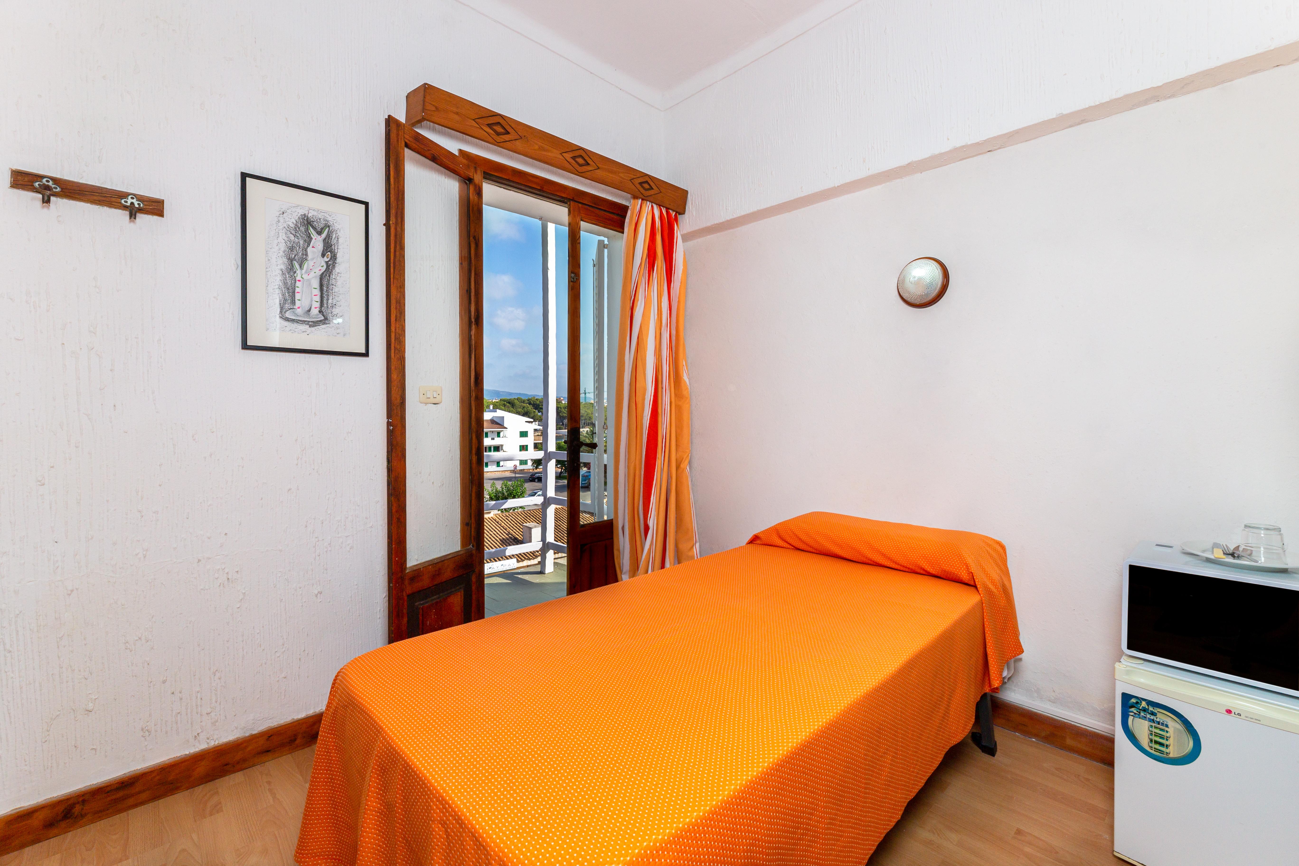 Hostal Residencia San Francisco Portocolom  Extérieur photo