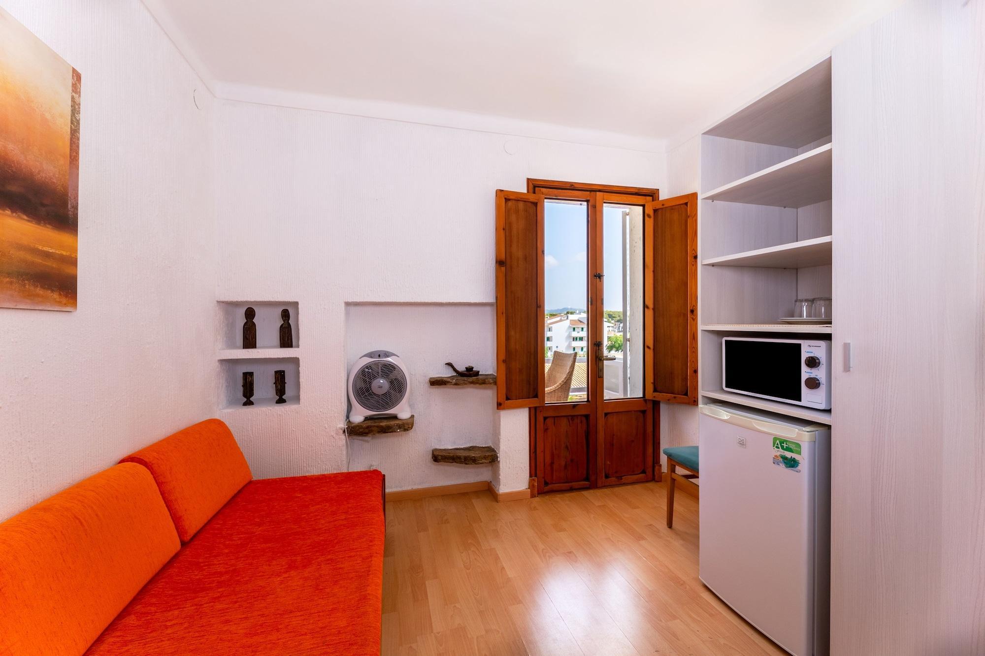 Hostal Residencia San Francisco Portocolom  Extérieur photo