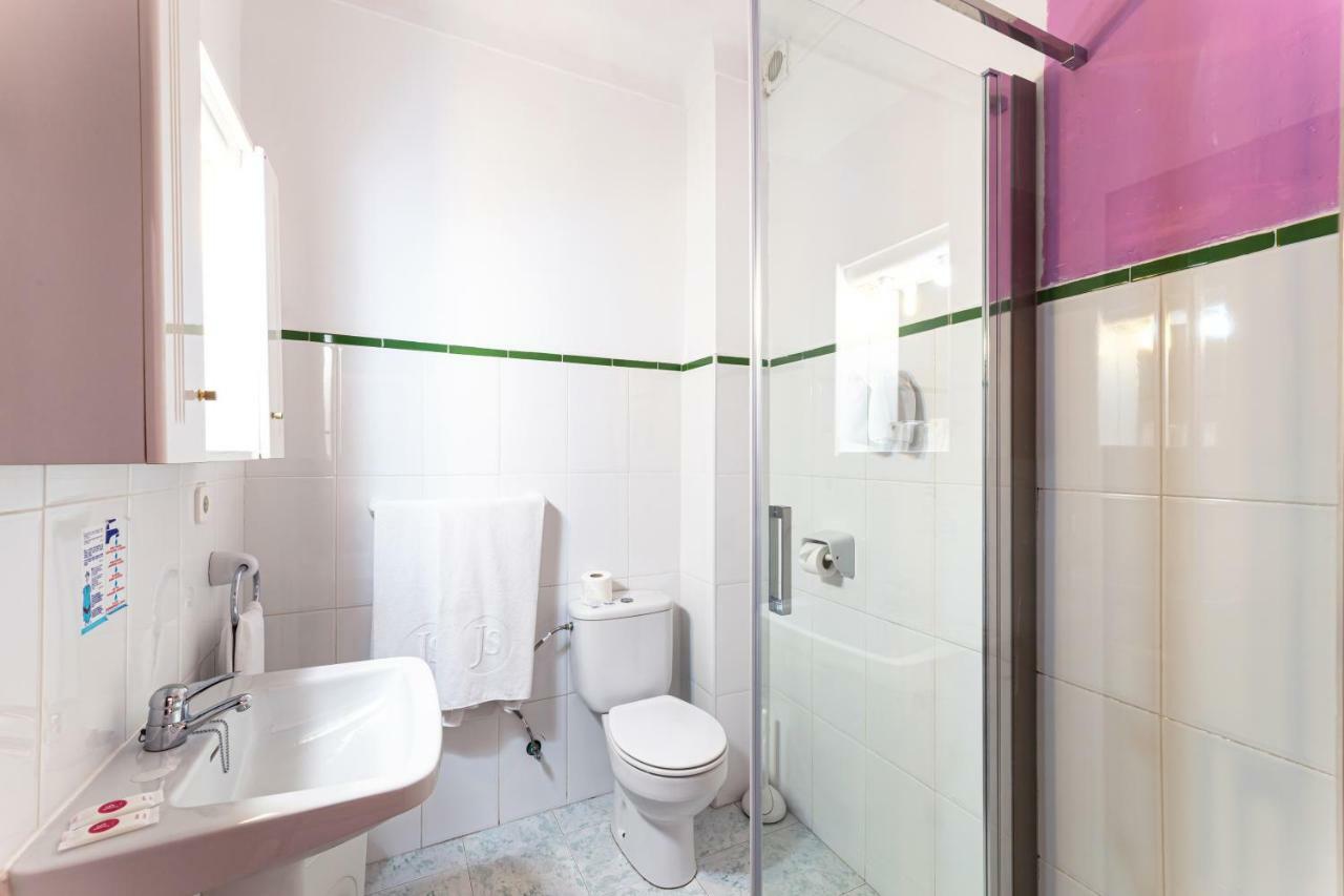 Hostal Residencia San Francisco Portocolom  Extérieur photo